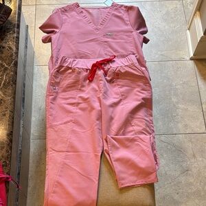 Figs Pink Scrub Set Top Size XS Bottoms Size S